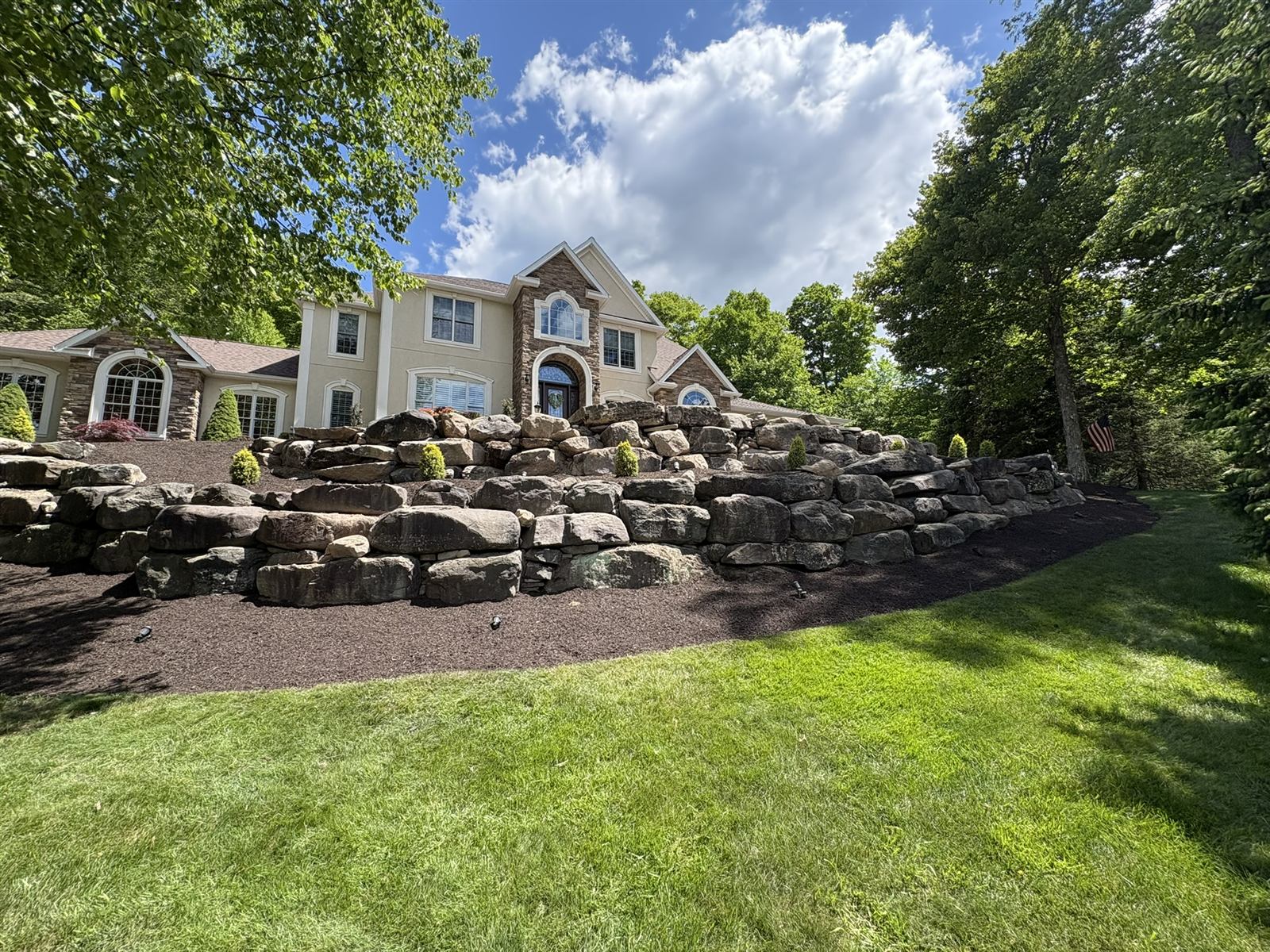 Boulder Retaining Wall Grand Entrance