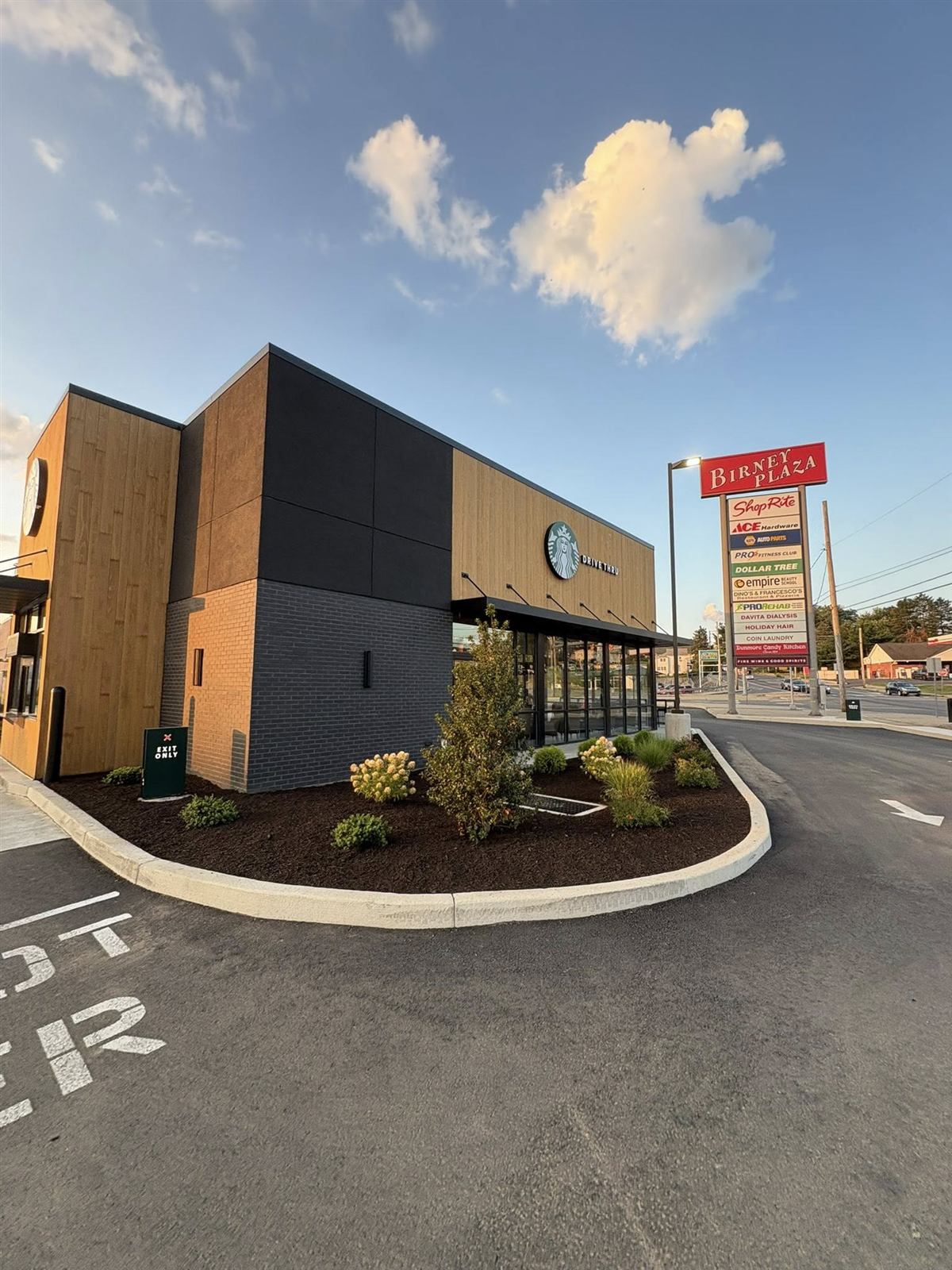 Starbucks — Commercial Mulching